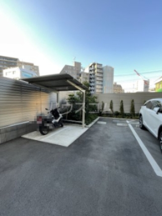 28/30 駐車場