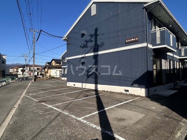 27/30 駐車場