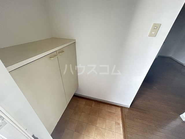 16/30 玄関