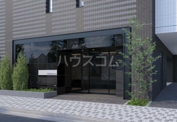 18/27 エントランス