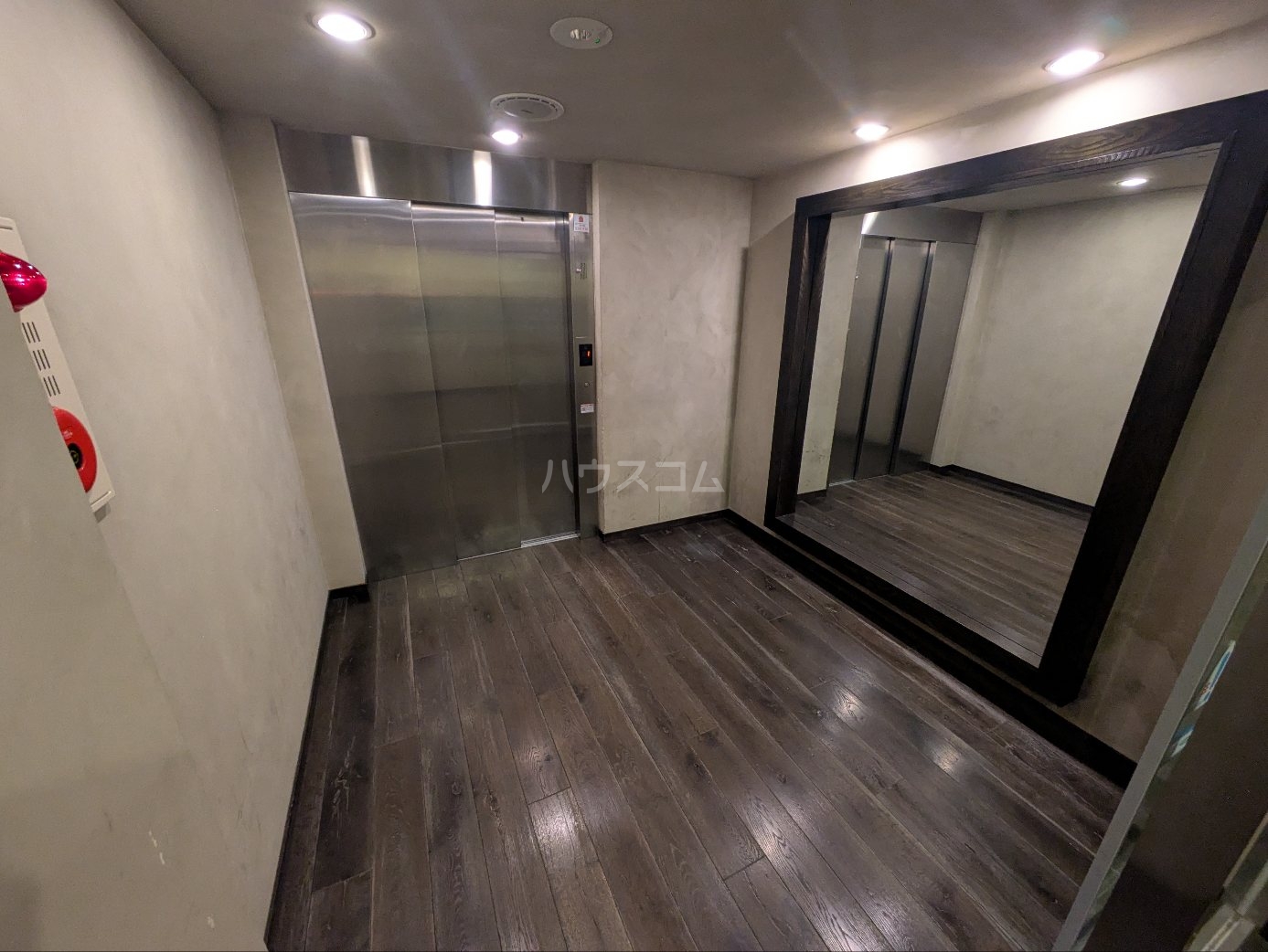 23/26 エントランス