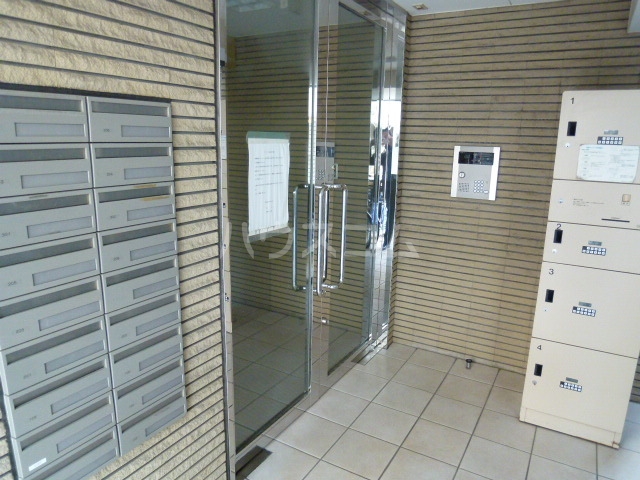 19/26 エントランス