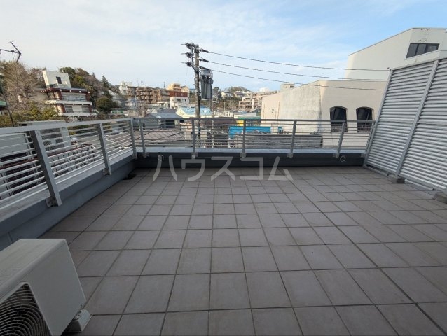 19/28 バルコニー