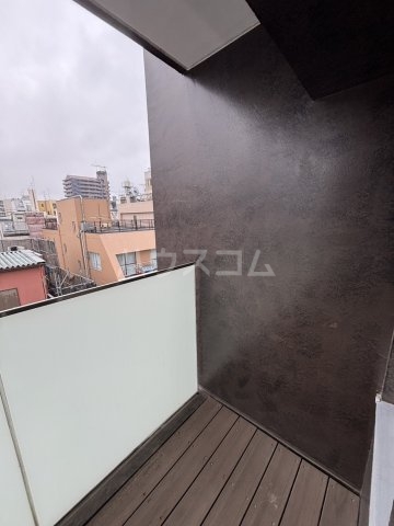 19/28 バルコニー