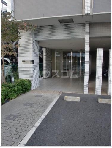 21/27 エントランス