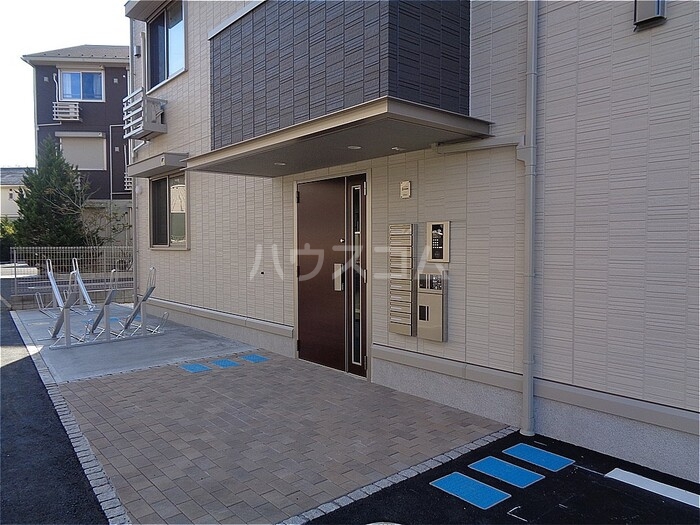 18/19 エントランス