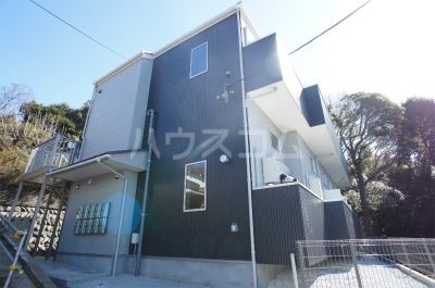 25/27 エントランス