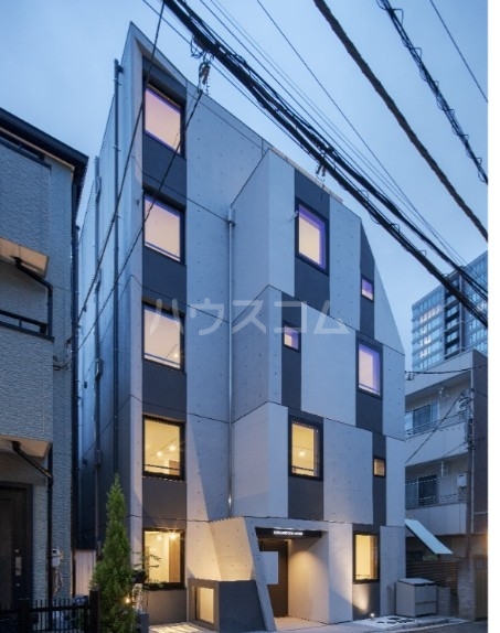 15/22 エントランス