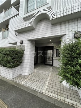 24/29 エントランス