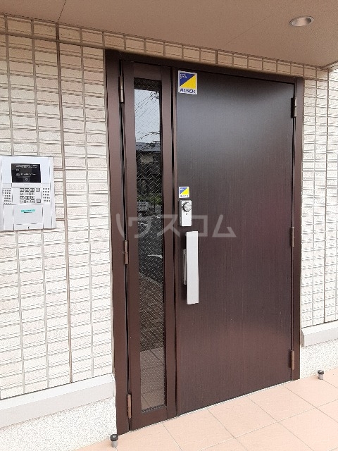 26/30 エントランス