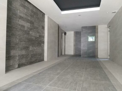 16/21 エントランス