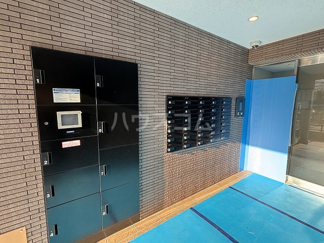 24/30 エントランス