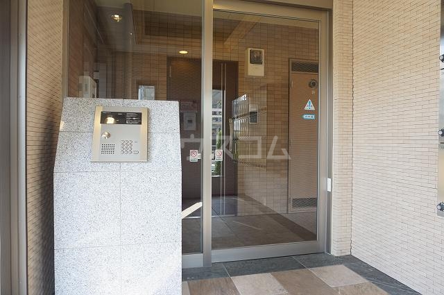 15/17 エントランス