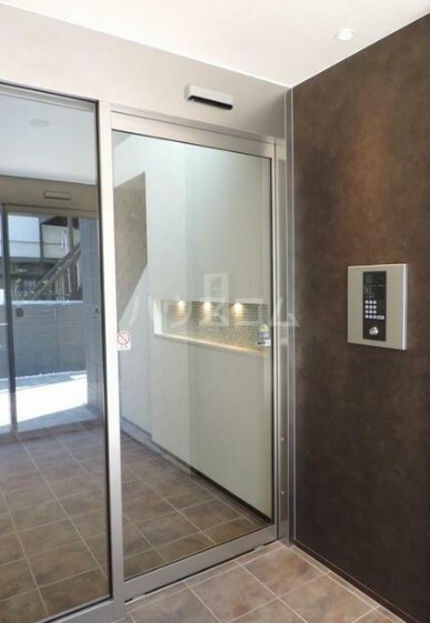 14/20 エントランス