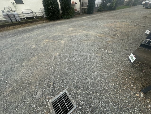 27/30 駐車場