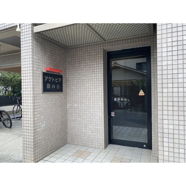 18/19 エントランス