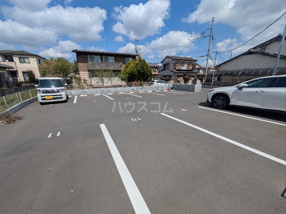 2/4 駐車場
