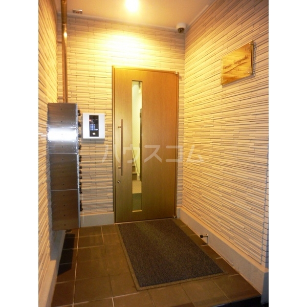 14/19 エントランス