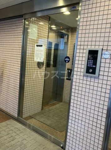 13/17 エントランス