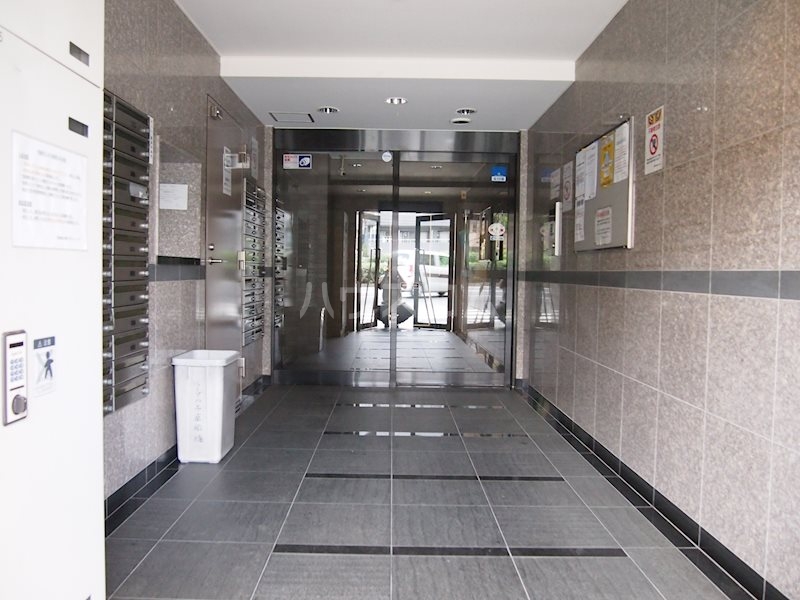 17/23 エントランス