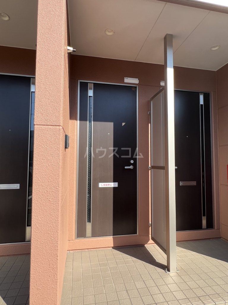 20/30 エントランス