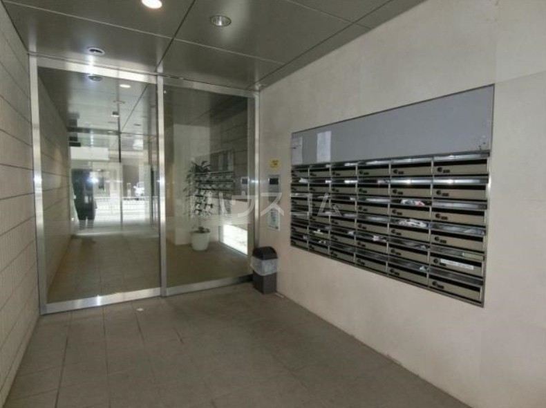 17/18 エントランス