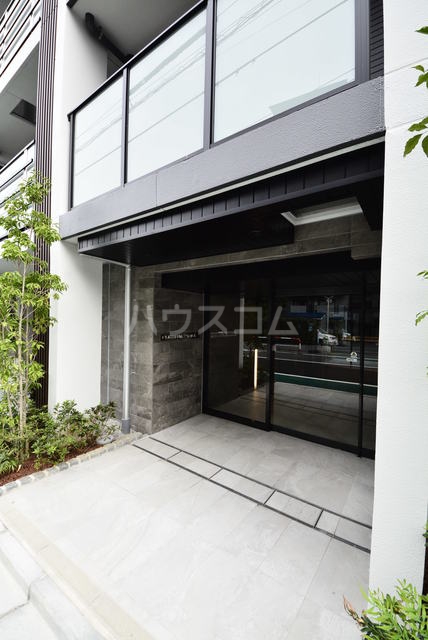 19/19 エントランス