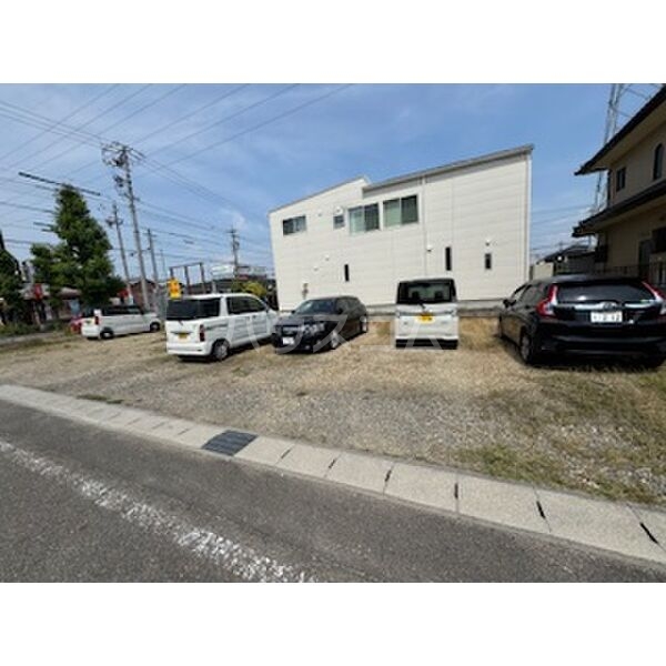 17/18 駐車場
