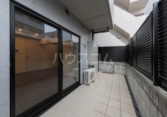 13/22 バルコニー