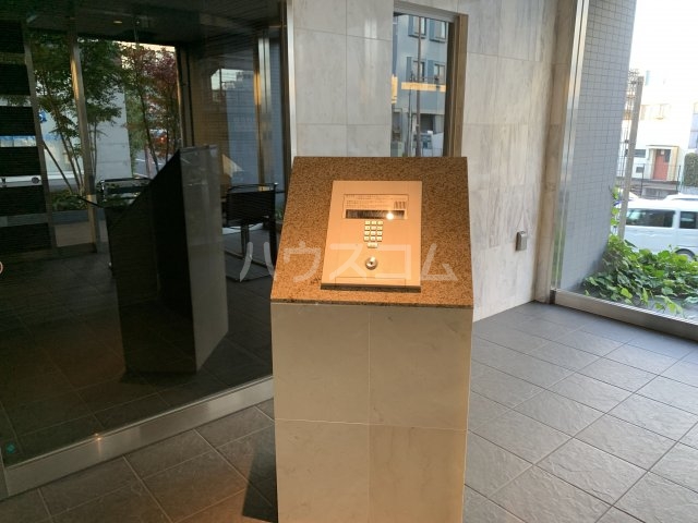 25/30 エントランス