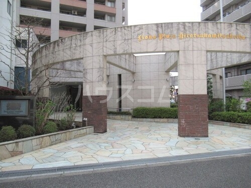 18/28 エントランス