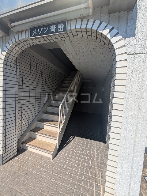 20/28 エントランス