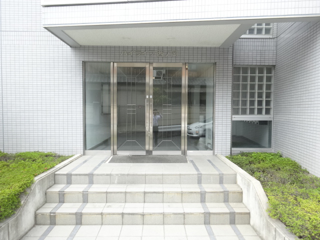 24/30 エントランス