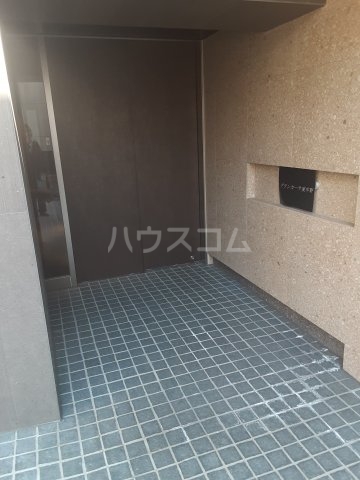 25/30 エントランス