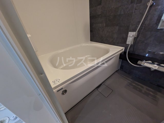 13/30 浴室