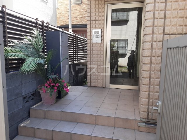 2/3 エントランス