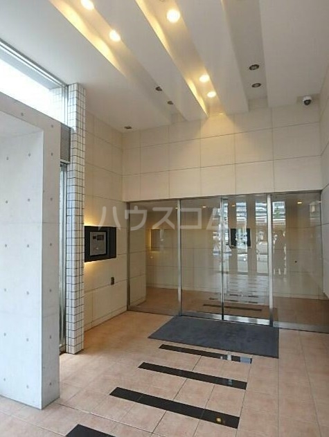 18/24 エントランス