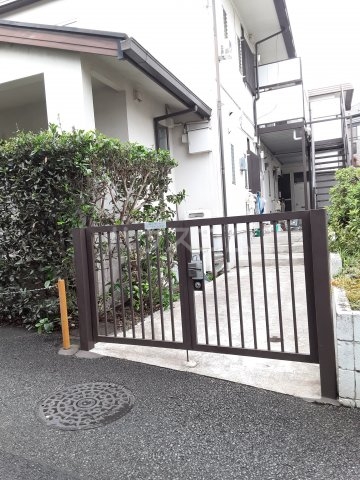 26/30 エントランス