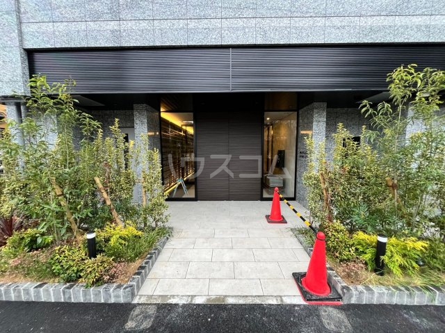 25/30 エントランス