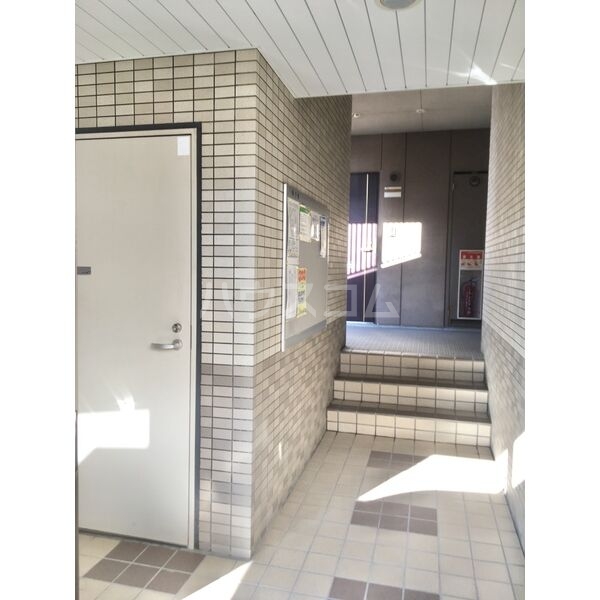 17/27 エントランス