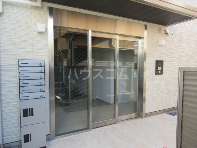 25/30 エントランス