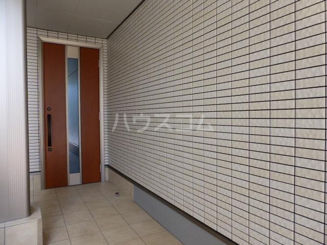 17/17 エントランス