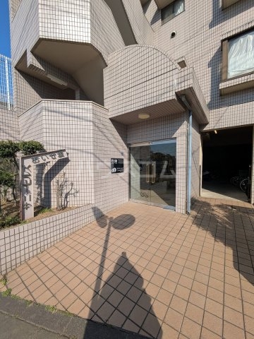 21/30 エントランス