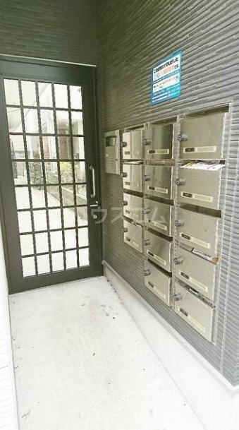 2/2 エントランス