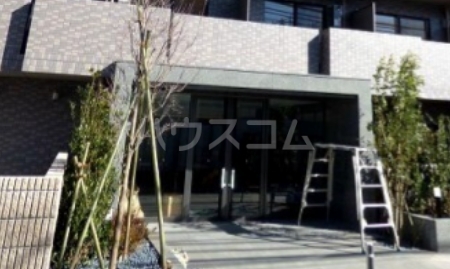 14/15 エントランス