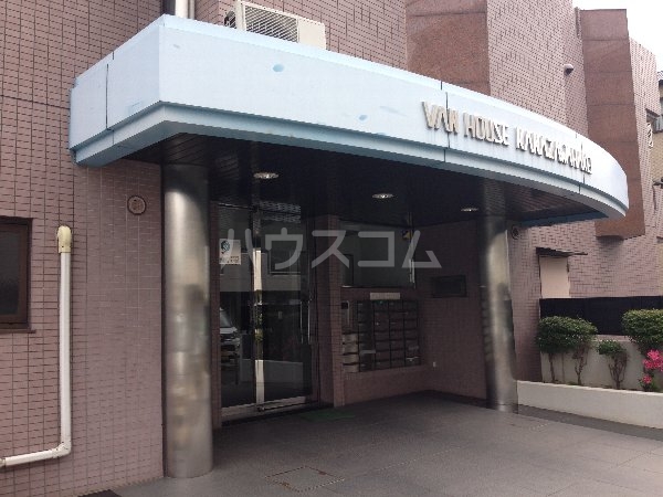 22/25 エントランス