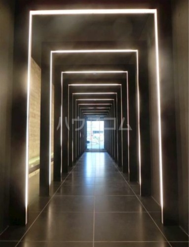 21/30 エントランス