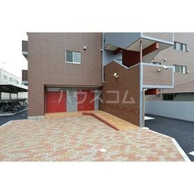 16/22 エントランス