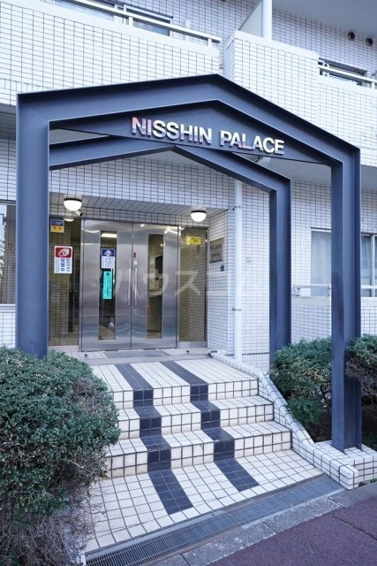 22/23 エントランス