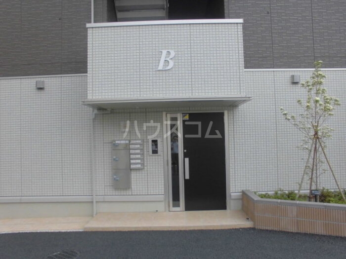 19/27 エントランス